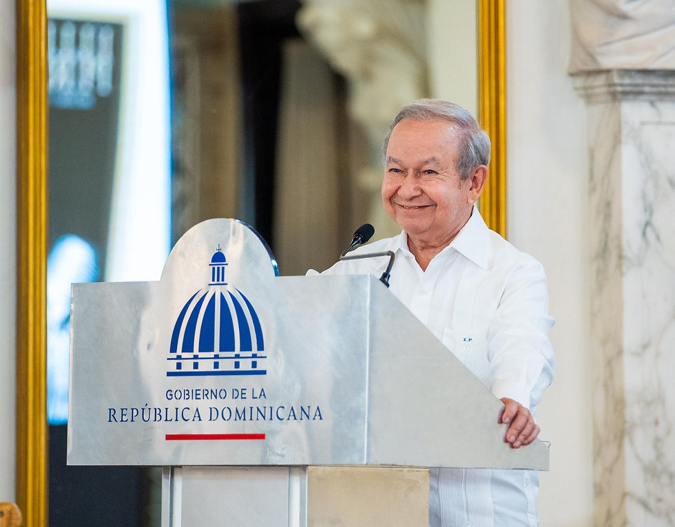El galardón Adulto Mayor del Año fue otorgado a Eliseo Antonio Pérez (Ellis Pérez)