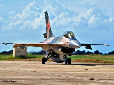 EE. UU. califica de "provocación" vuelo de aviones venezolanos cerca de buque estadounidense