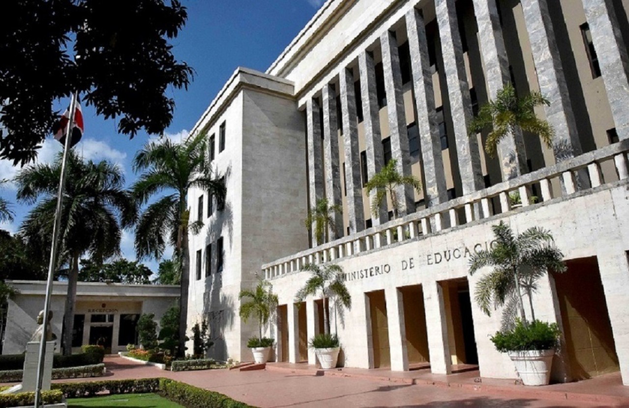 Suspensión de docencia en zonas vulnerables por lluvias