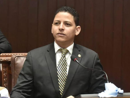 Diputado oficialista responsabiliza al director de la Policía Nacional por su seguridad tras pedir su destitución