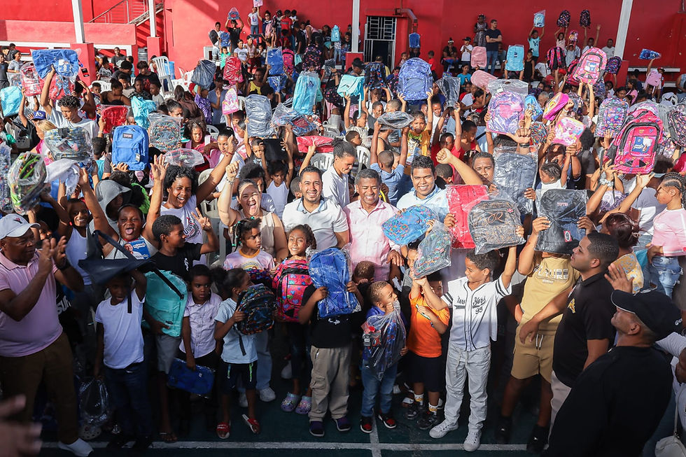 Víctor Jiménez amplía entrega de útiles escolares y alcanza a más de 2,000 niños de la circunscripción 5