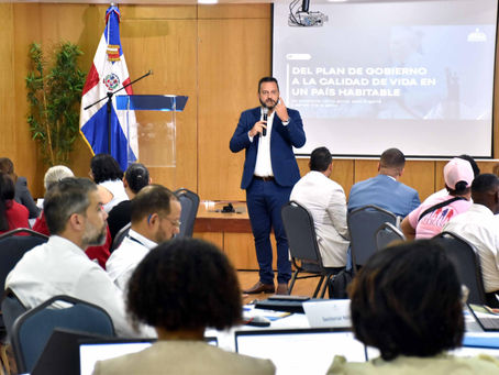 Gobierno consulta sector social para definir acciones que beneficiarán a niños, mujeres y envejecientes en 2026