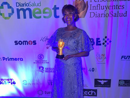 Reconocen a la Dra. Ana Zabala por la optimización de servicios en INABIE