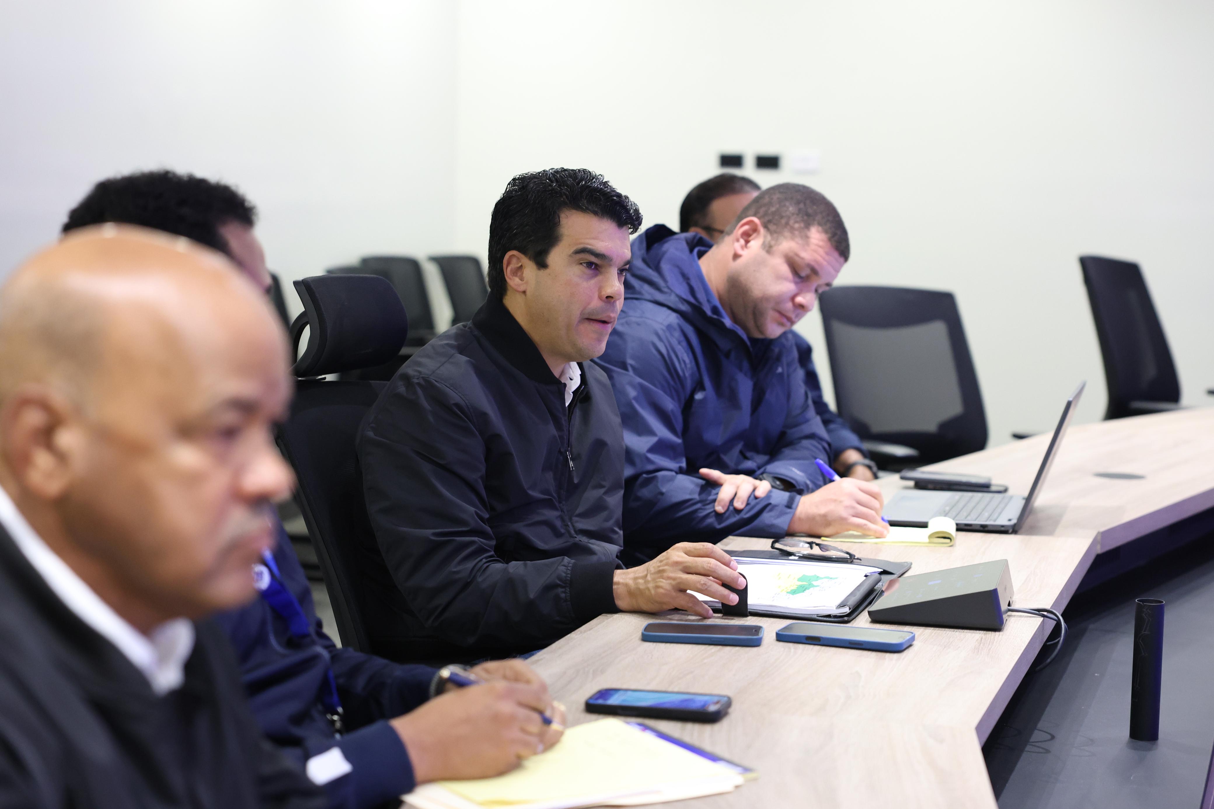 Wellington Arnaud encabeza reunión del Comité de Emergencias del INAPA