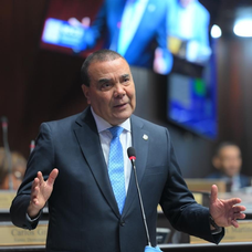 Diputado Alcibíades Tavárez advierte que el exceso de préstamos podría provocar una explosión social en RD