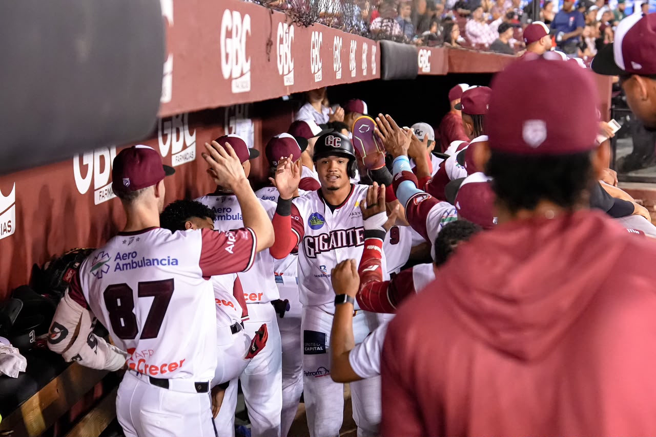 Gigantes del Cibao enfrentan a los Tigres del Licey
