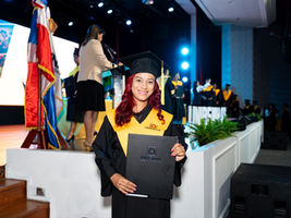 UNIREMHOS gradúa a 637 profesionales y llama a la unidad nacional para impulsar reforma educativa