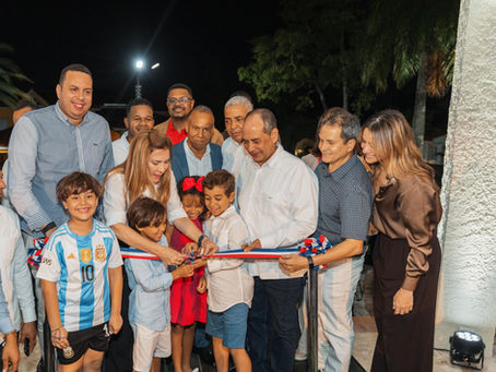Carolina Mejía entrega el remozado parque La Glorieta en Arroyo Hondo