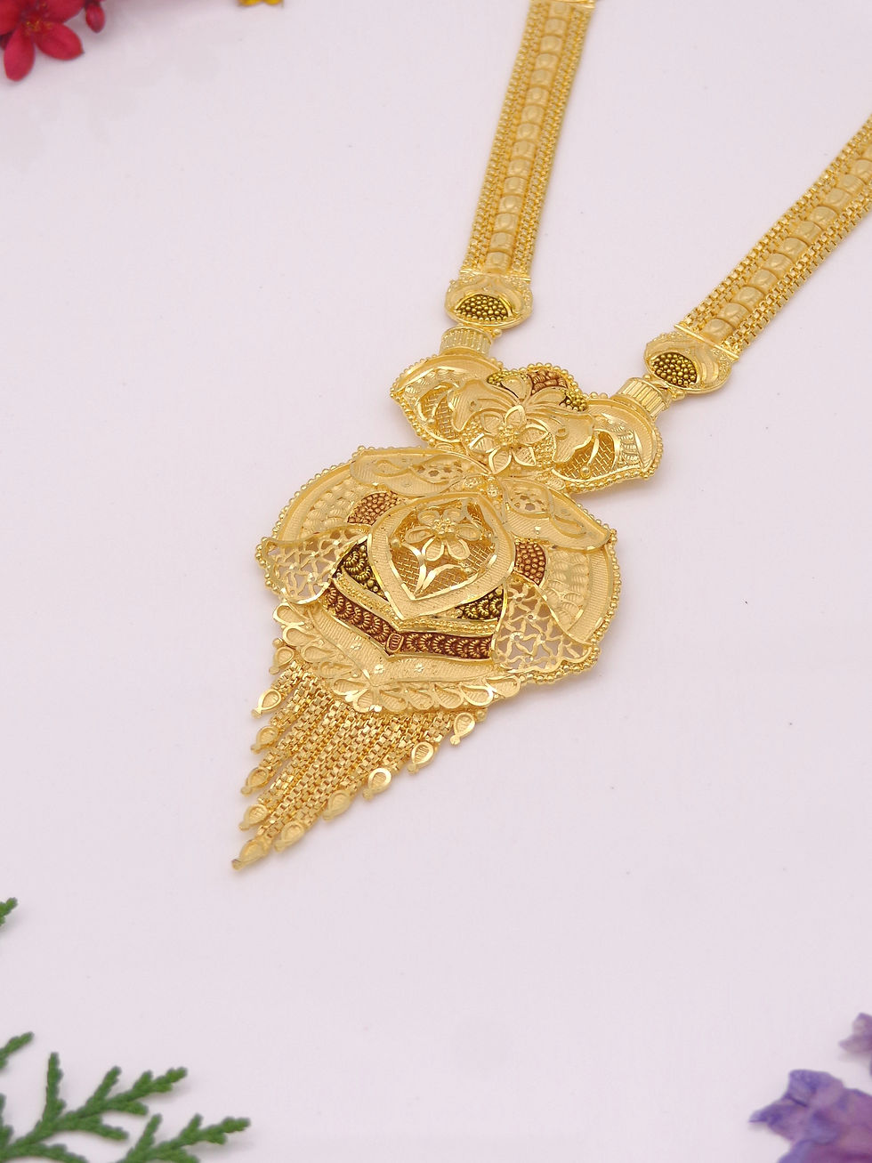 Delicate gold necklace