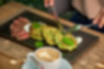 Blinii din zucchini cu roast beef