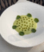 Tartar de somon cu sos din verdețuri și wasabi