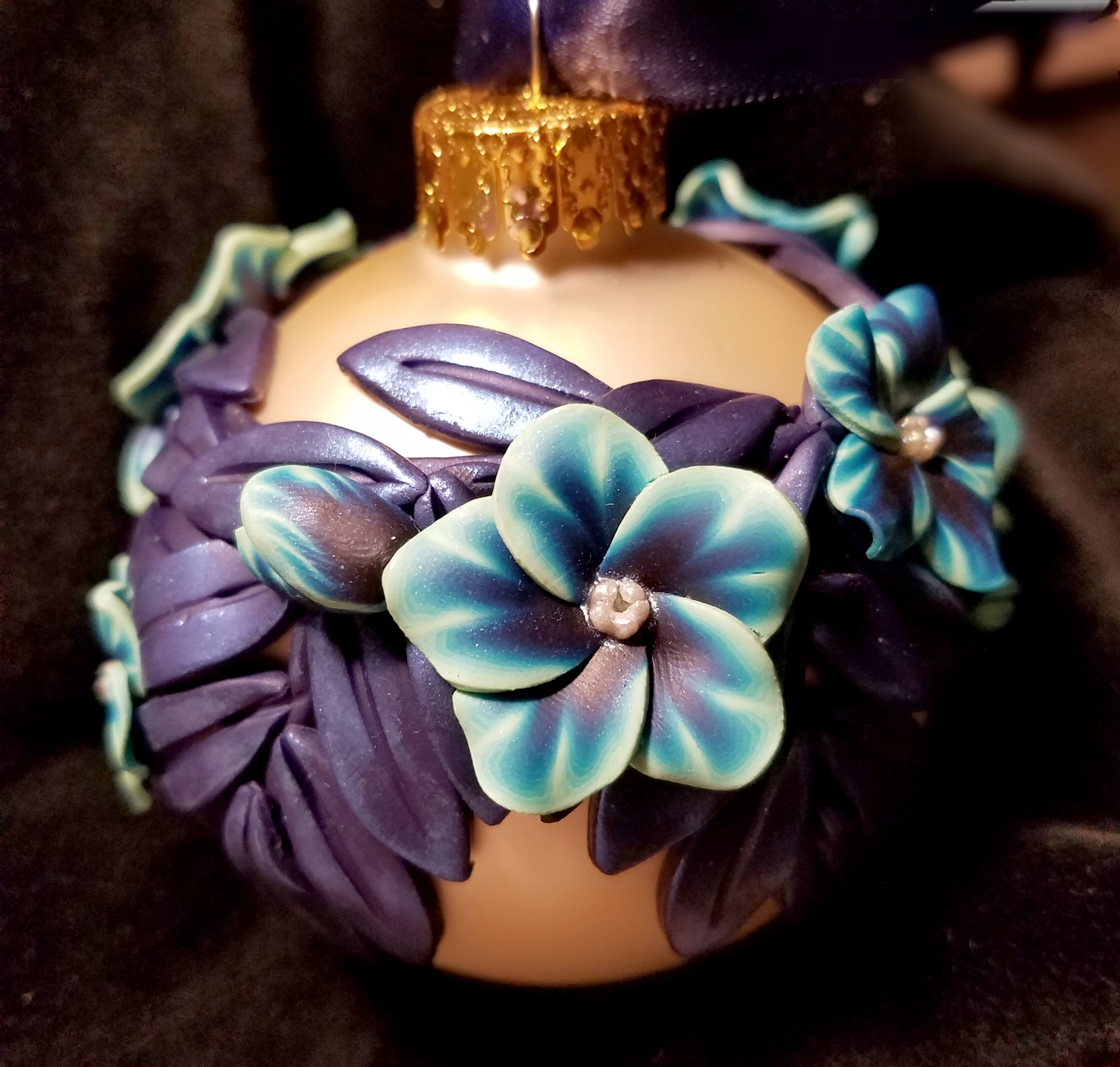 Navyand Teal on Champagne (1)