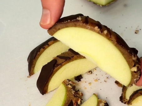 🍏Date-Caramel Apples | no cook & refined sugar free #FallIntoShorts Day 6