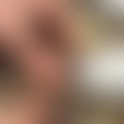 snapping Pringles Christmas cracker candy into pieces