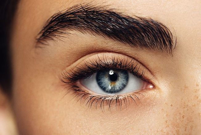 Comment prendre soin de ses sourcils à la maison ?