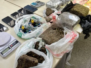 Polícia apreende drogas e munições em operação contra o tráfico