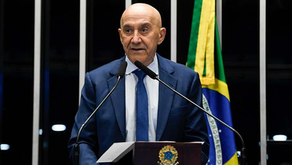 Confúcio Moura desiste de disputar reeleição ao Senado e comunica decisão ao MDB de Rondônia