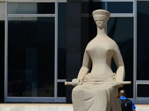 STF julga constitucional lei de gratuidade de transporte intermunicipal para pessoas com câncer em Rondônia