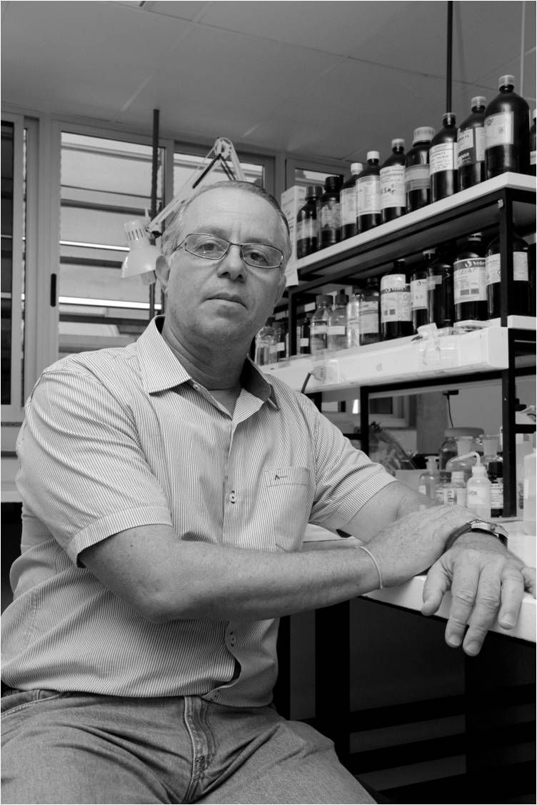 Prof. Dr. Cesar Koppe Grisolia