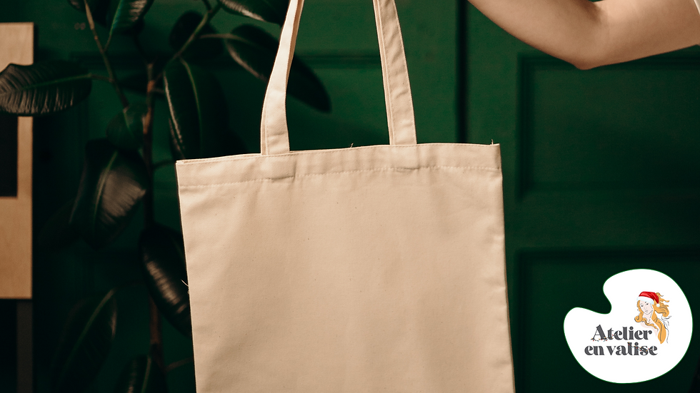 Peinture et broderie sur tote bag ou sac en tissu imprimé :)