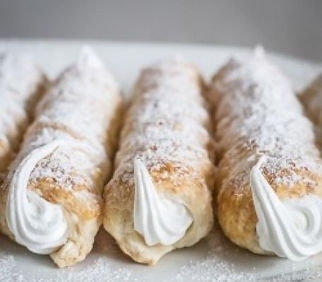 Kremrole - cream horns of Czechia