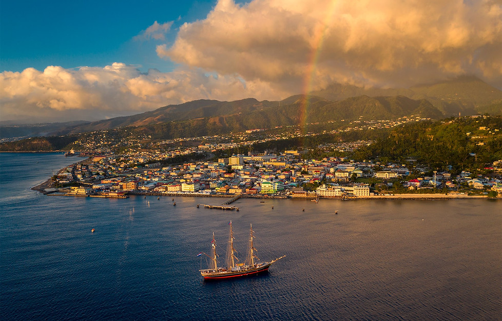 Roseau, on the way from Savanne Paille Holiday Homes, Chambres D'Hotes in Dominica