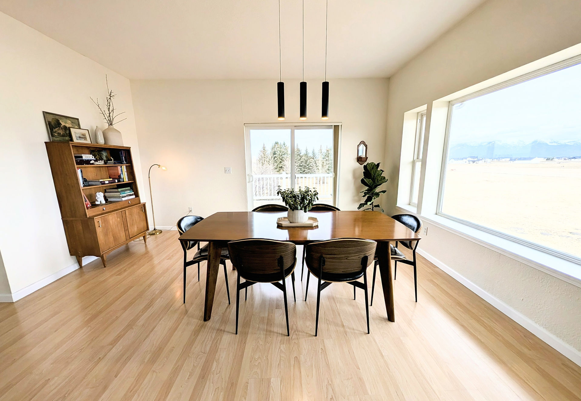 Dining Area | 33 Staggerwing Landing