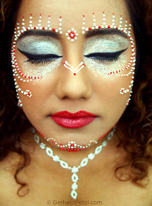 Face chocolate body painting _Odissi_ by Gerhard Petzl.png