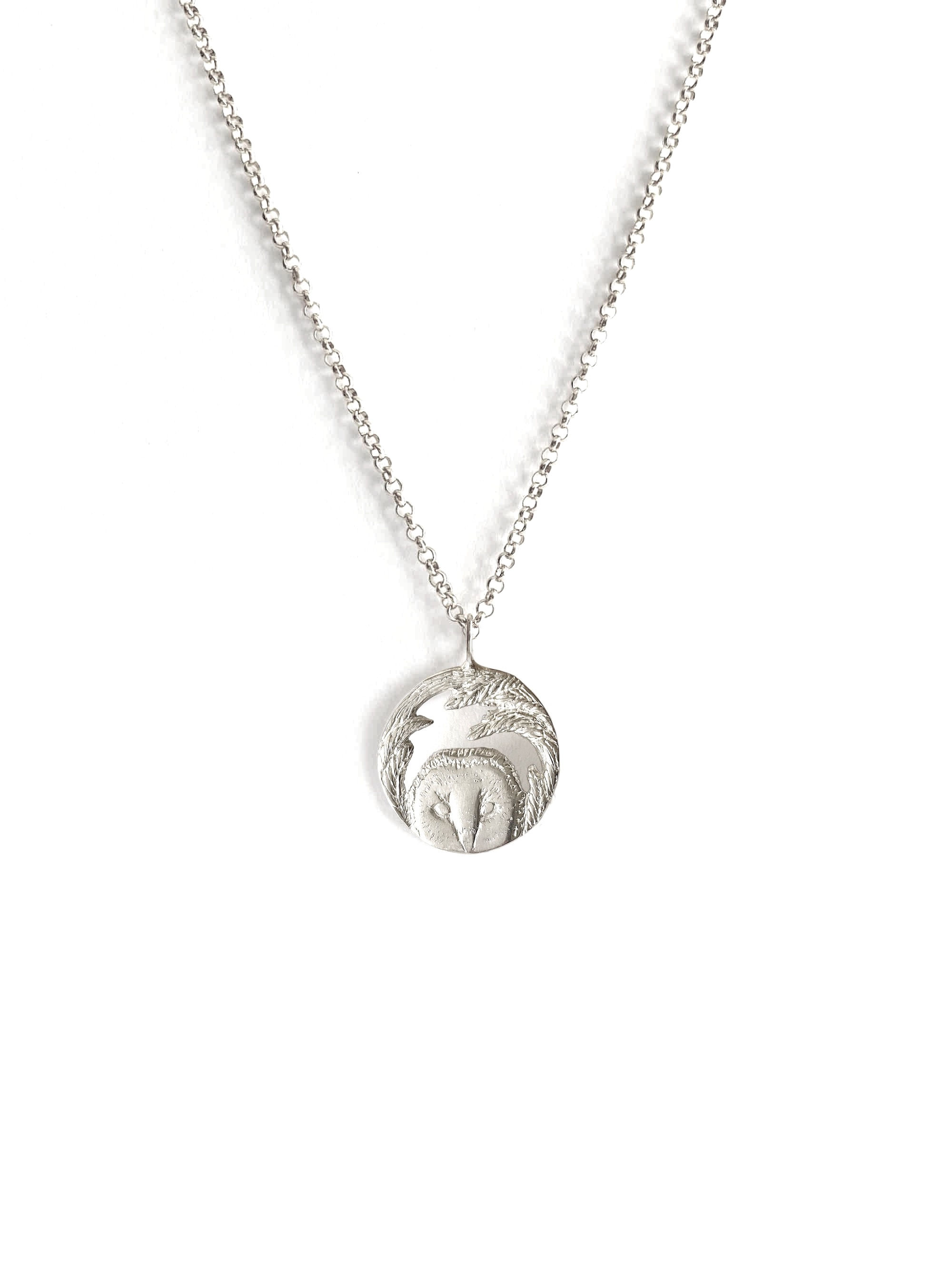 BARN OWL - MEDAL NECKLACE -SILVER-