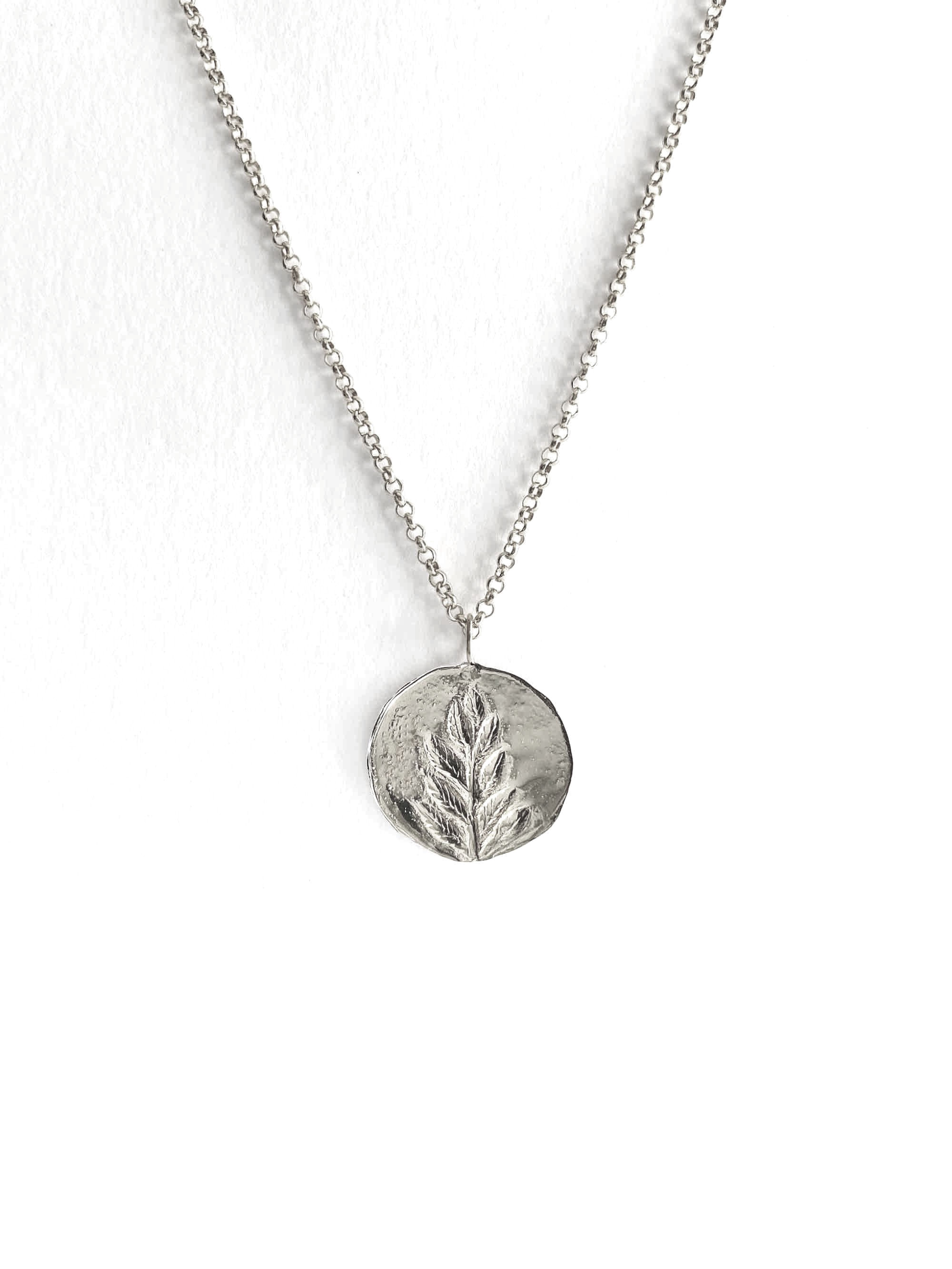 LUCKY HAND & SAGE - MEDAL NECKLACE -SILVER-