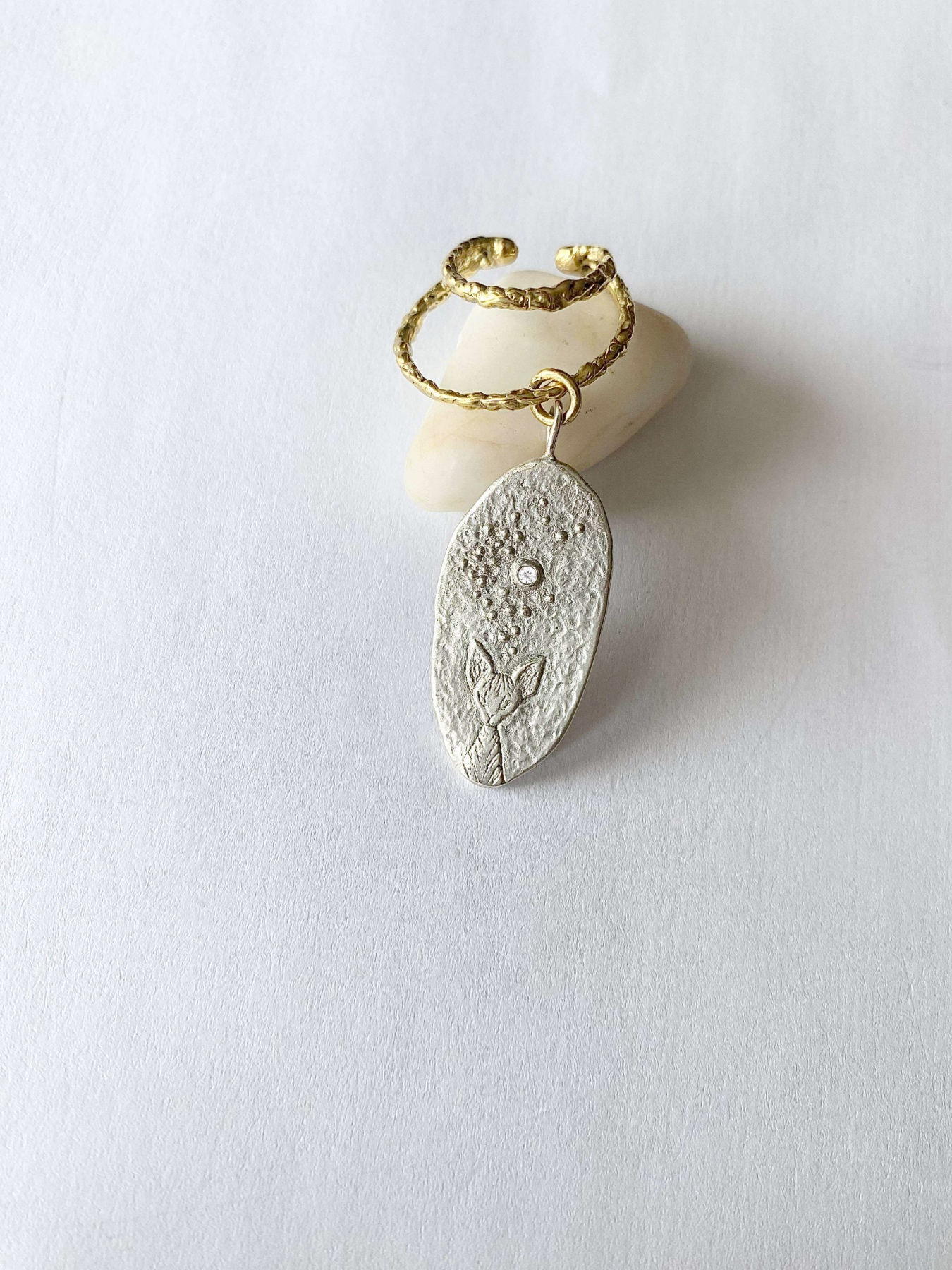 CHAT JIJI & ÉTOILE DU BERGER - ENDO - COLLIER - GOLDの複製