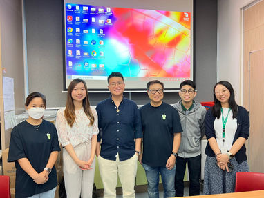 YS Care 仁心關懷 義工
Dr Chloe Ma