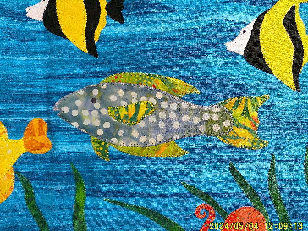 Thumbnail: Tropical Fish Wall Quilt: 31.5x44
