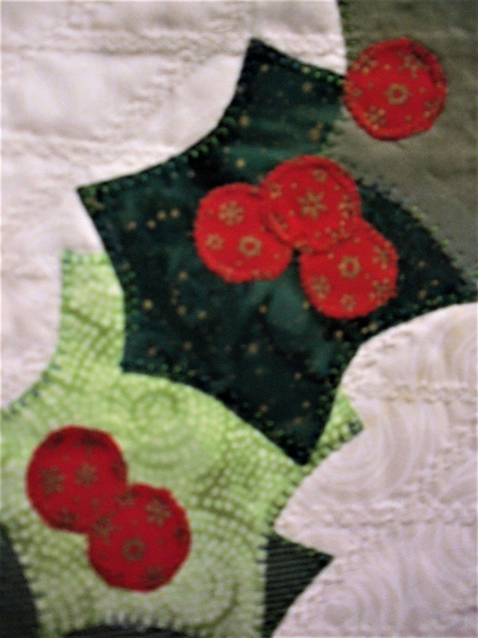 Thumbnail: Christmas Wreath Wall Quilt: 24x24-Appliqued & Pieced Homecrafted Wall Decor