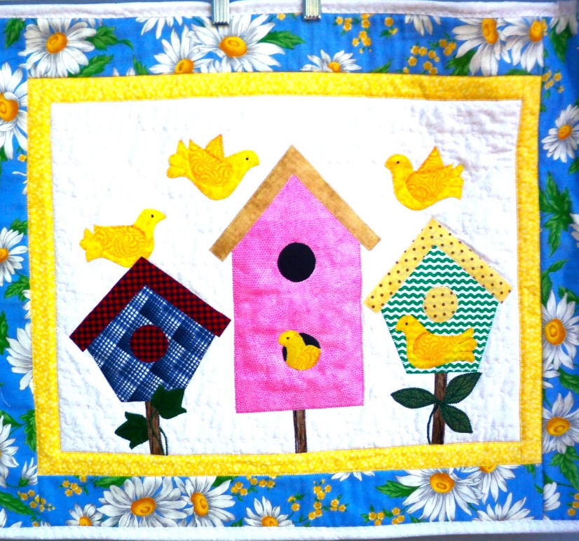 Birdhouse with Birds Wall Quilts: 26x21