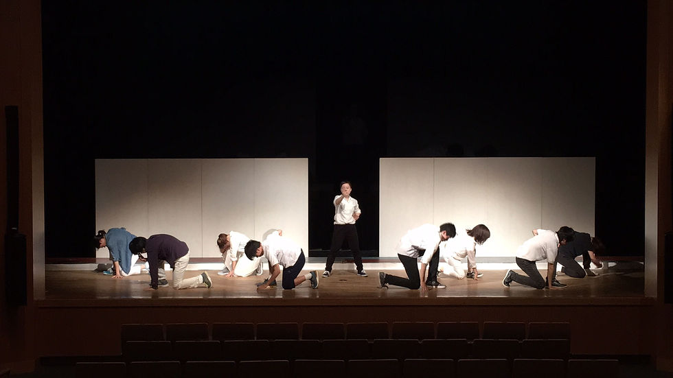 大学内の小講堂を借り切り、夏の公演を行います。
