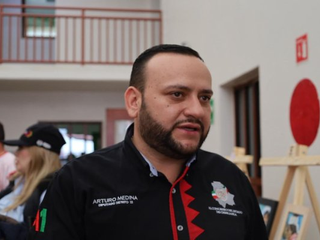 Acompaña Arturo Medina acciones de atención para familias de Cinco Llagas