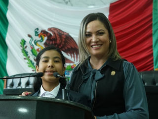 Representa niña de NCG a la región noroeste desde el Congreso del Estado