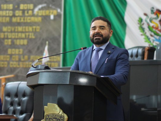 Francisco Sánchez presenta reforma para derogar facultad de la UIF para bloquear cuentas sin orden judicial