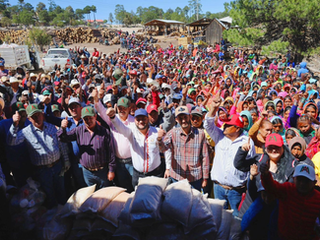 Entrega Arturo Medina apoyos alimentarios a más de 2 mil familias de la sierra