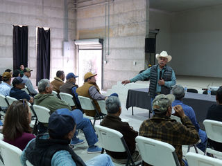 Acerca Arturo Zubia apoyos y financiamiento para el sector agropecuario