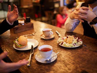 Industria restaurantera crece 4.5% en 2024 mirando a un 2025 más optimista