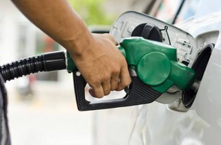 Gasolina costará 66 centavos más a partir de mañana sábado