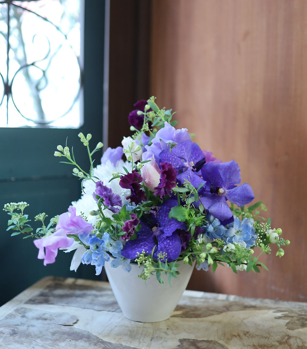 お供え花 法要 花 紫 供花 アレンジメント 贈り物 おしゃれ 仏花 一周忌 三回忌 四十九日 月命日 枕花 お盆 初盆 新盆 命日 仏事 お彼岸 ペット