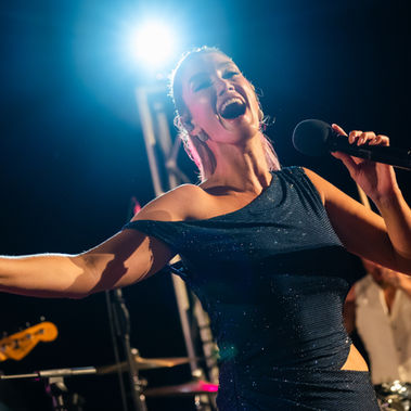 Delta Goodrem performing in Fiji / Photo credit: DL Webb-Smith (@dlwebbsmith)
