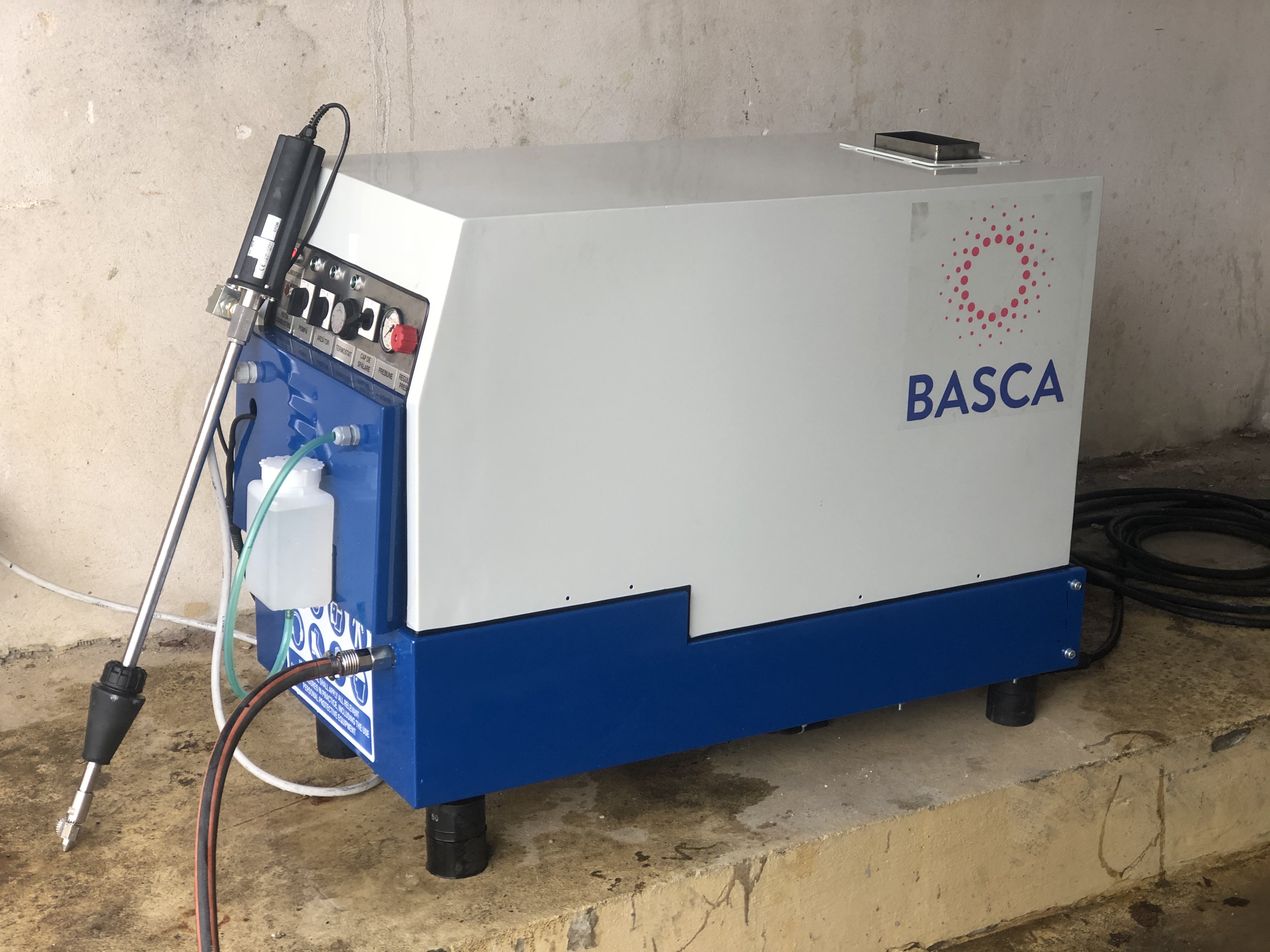 Fixed tanks cleaning machine Italy Basca Srl