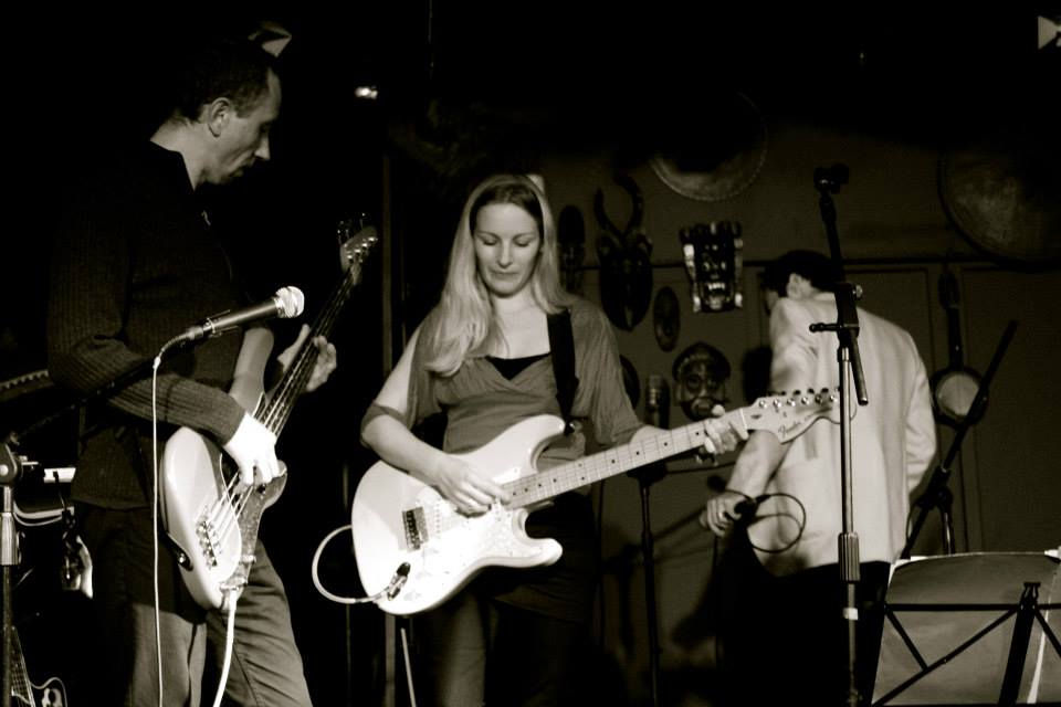 1505670_1486287721660485_275072682583630