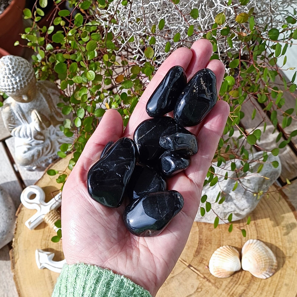 Onyx (Schwarzer Chalcedon) Trommelstein