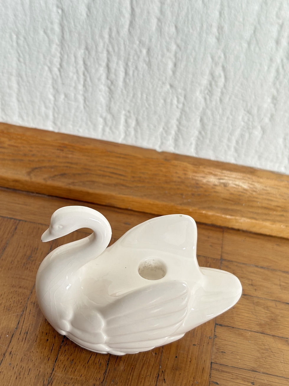 תמונה ממוזערת: Swan vintage candleholder 