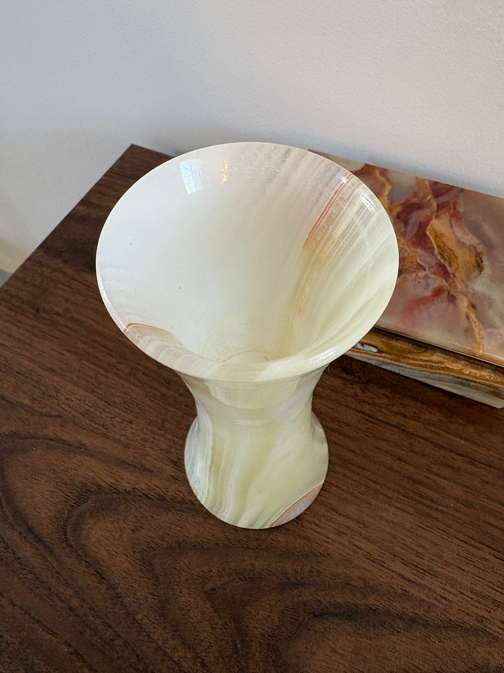 תמונה ממוזערת: Vintage onyx vase